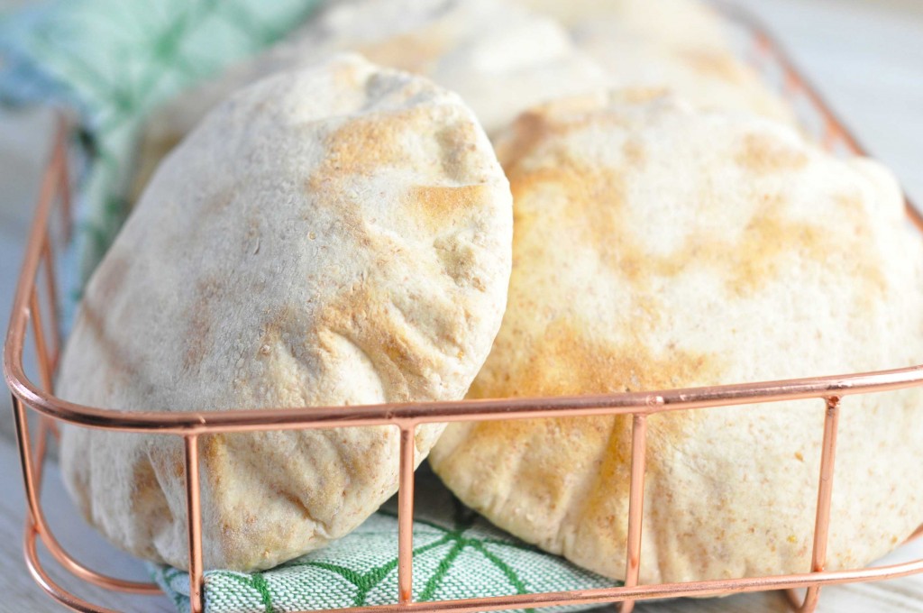 Easy homemade pita breads Mambeno.co.uk