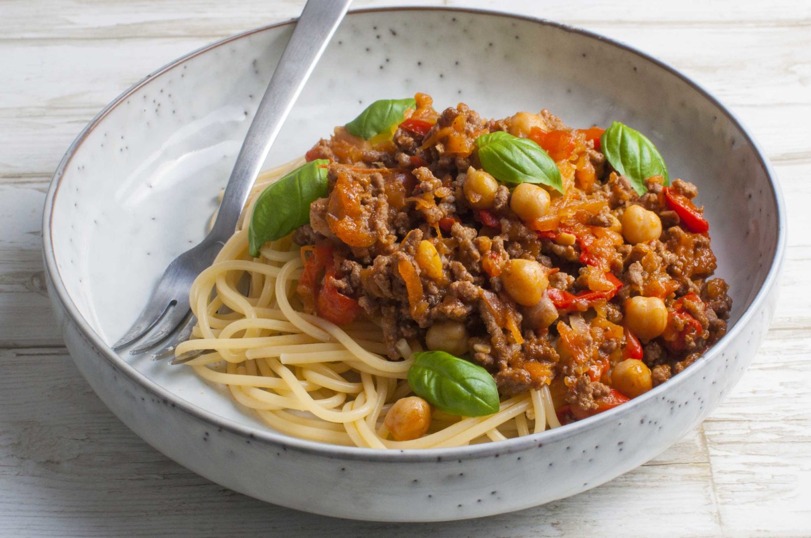 Bolognese with bell pepper and chickpeas perfect for two days