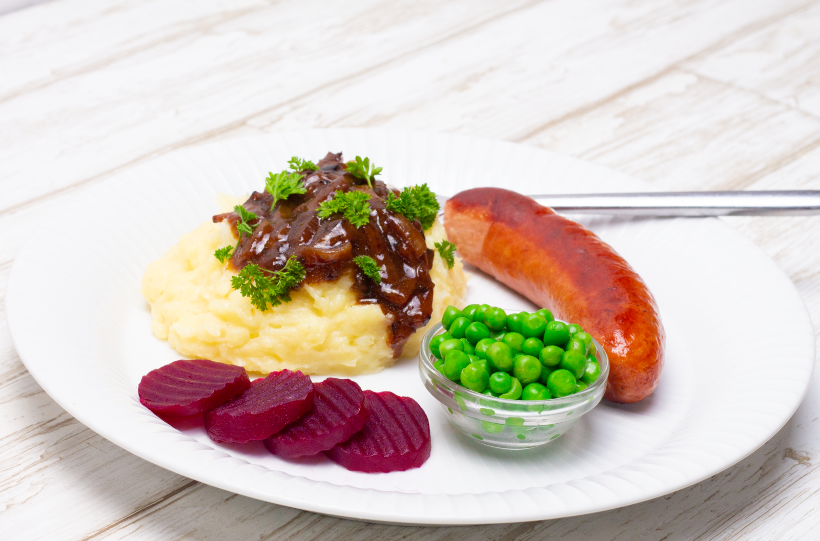 bangers-and-mash-a-british-classic-for-all-in-the-family