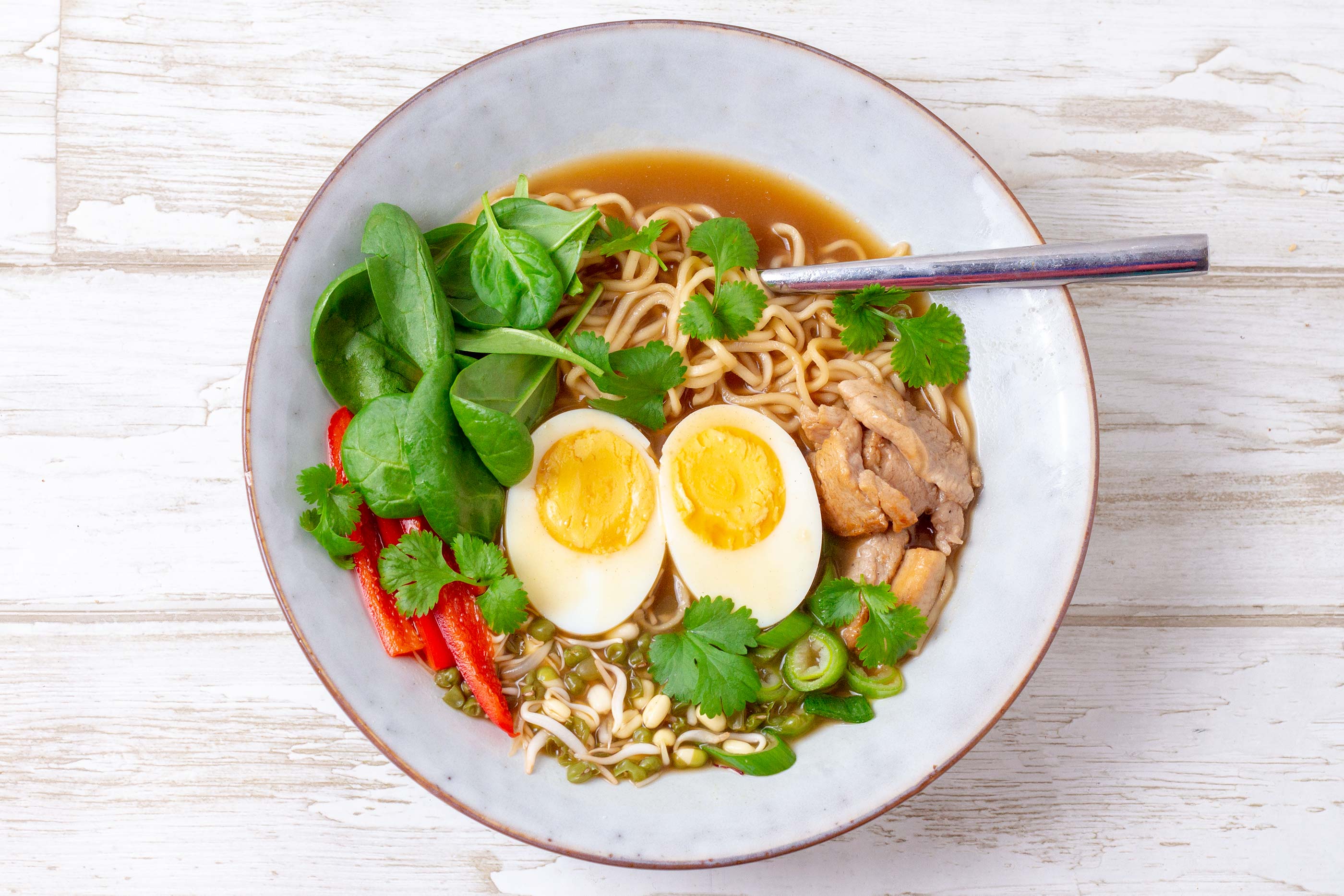 Quick and easy ramen soup with pork and spinach