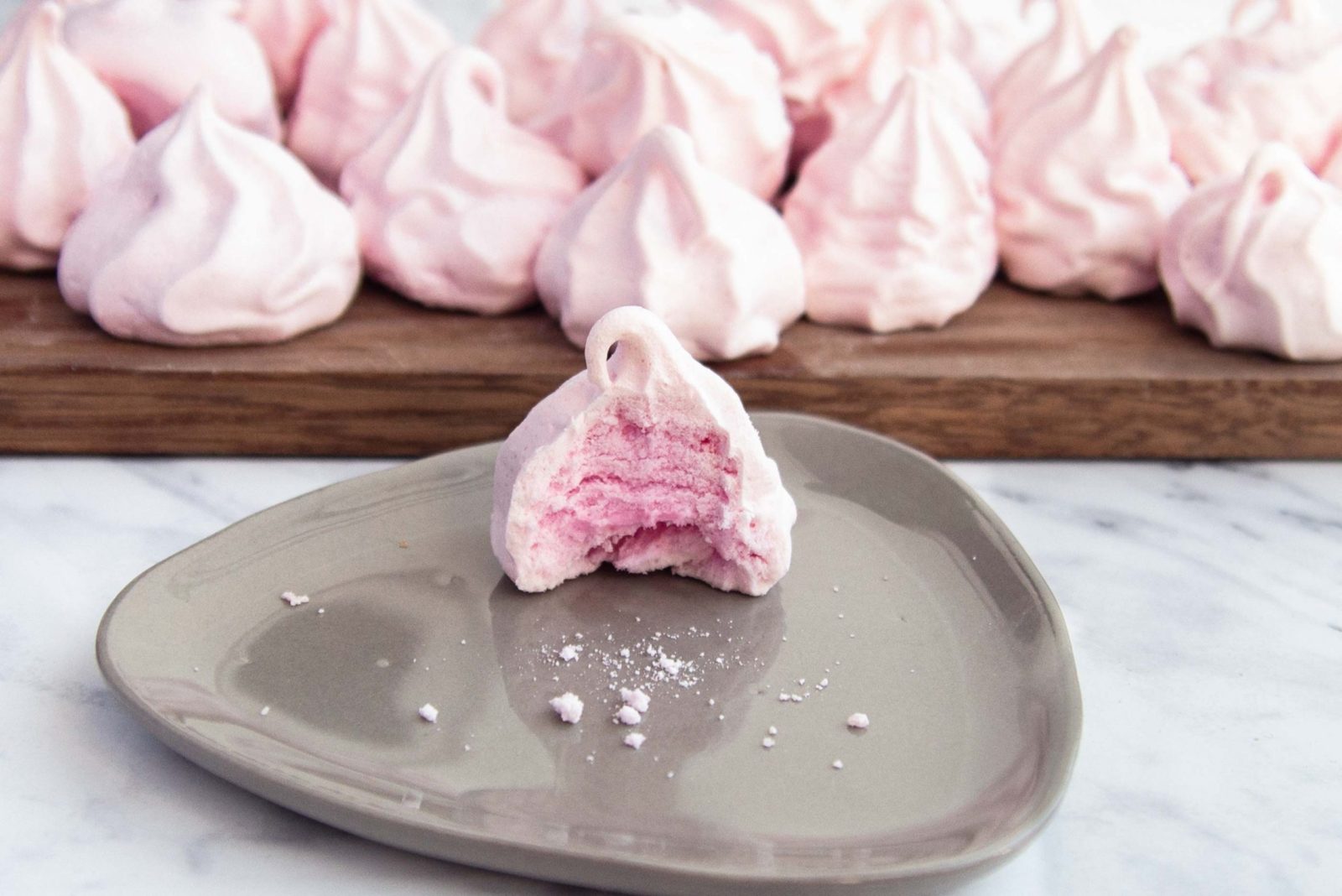 Raspberry meringue kisses Simple homemade meringue treats