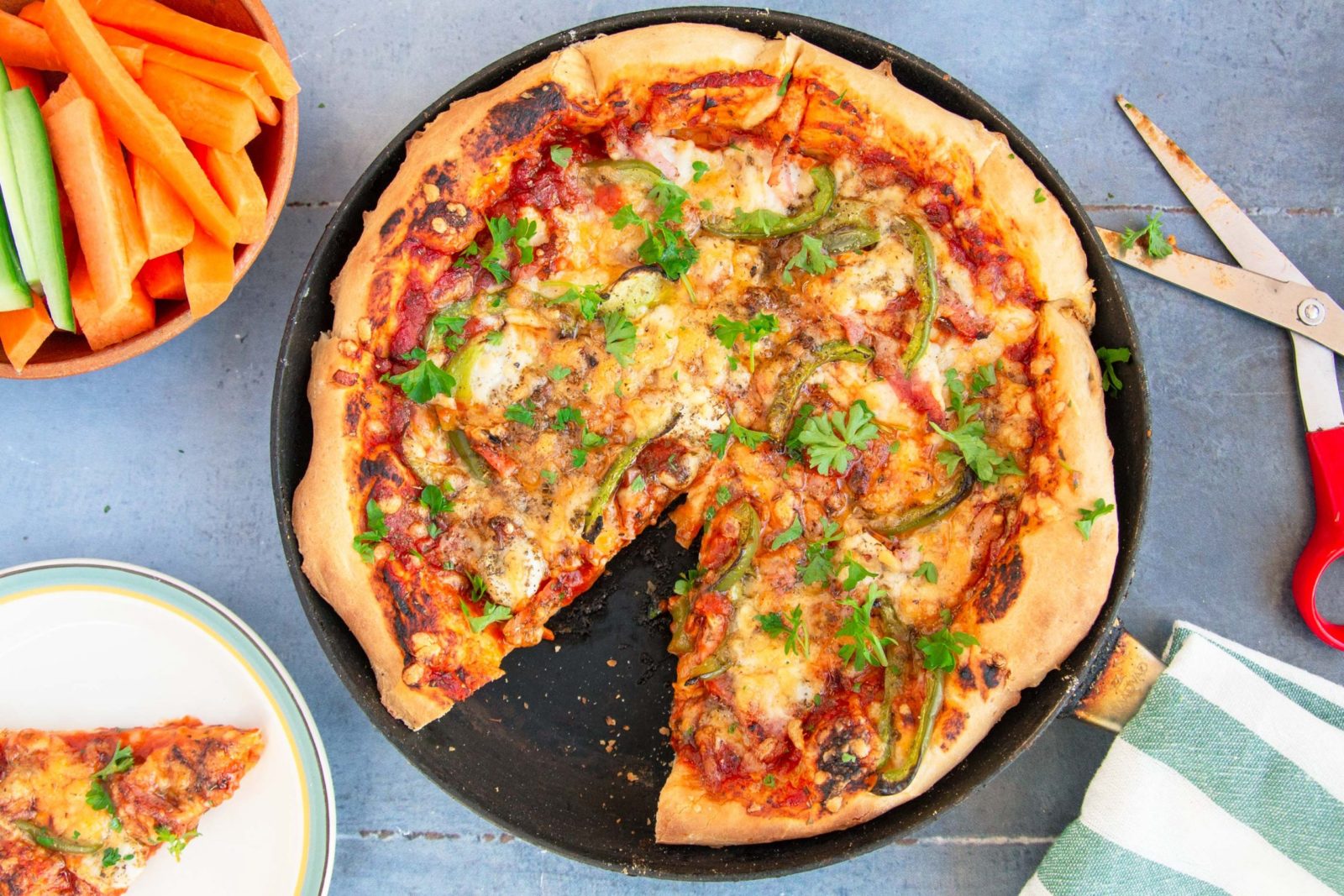 easy-pan-pizzas-with-chicken-bacon-and-bell-pepper