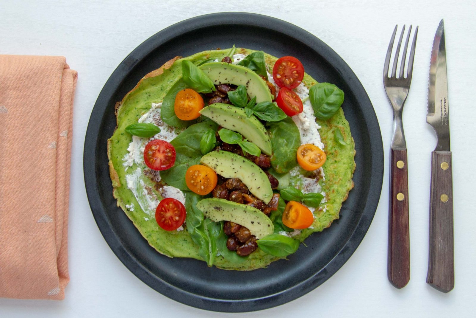 Savoury crepes with spinach, kidney beans and avocado